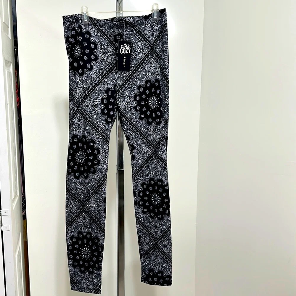 On sale! 2 pair NWT Streetwear Society Large leggings. buy one and get one free! - Picture 1 of 10
